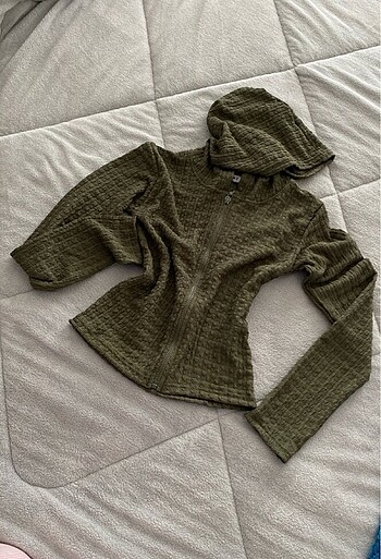 Kapişonlu zincirli sweat