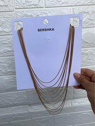 Bershka kolye