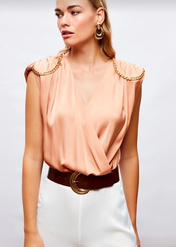 Saten Zincir Detaylı V Yaka Bodysuit - Görsel 2