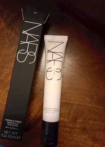 NARS Parlatıcı Baz SPF35 Beige 30ml