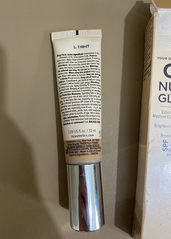 It CC+ Nude Glow SPF 40 Açık Ten Renk Fondöten - Görsel 2