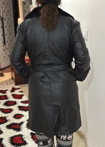 Diğer Siyah Deri Kürk Detaylı Midi Kadın Kaban
