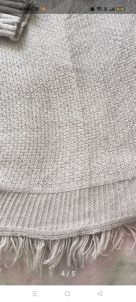 Kapüşonlu Beyaz Örgü Kız Panço - Görsel 4