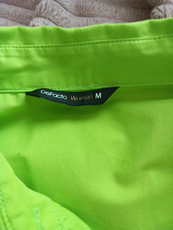 Düğmeli Yeşil Kadın Gömlek - Görsel 4