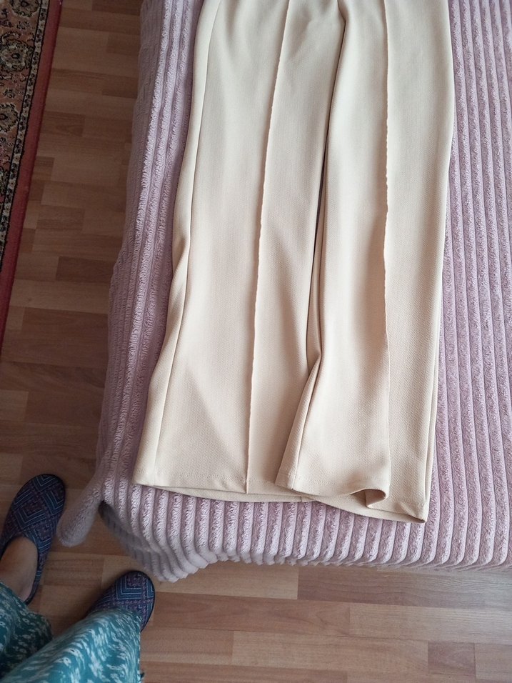 Düğmeli Bej Midi Kumaş Kadın Pantolon - Görsel 5