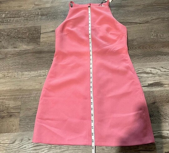 Pembe elbise