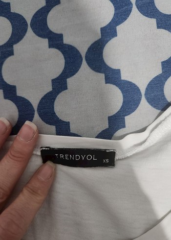 Beyaz Baskılı Kadın Tişört - Görsel 2