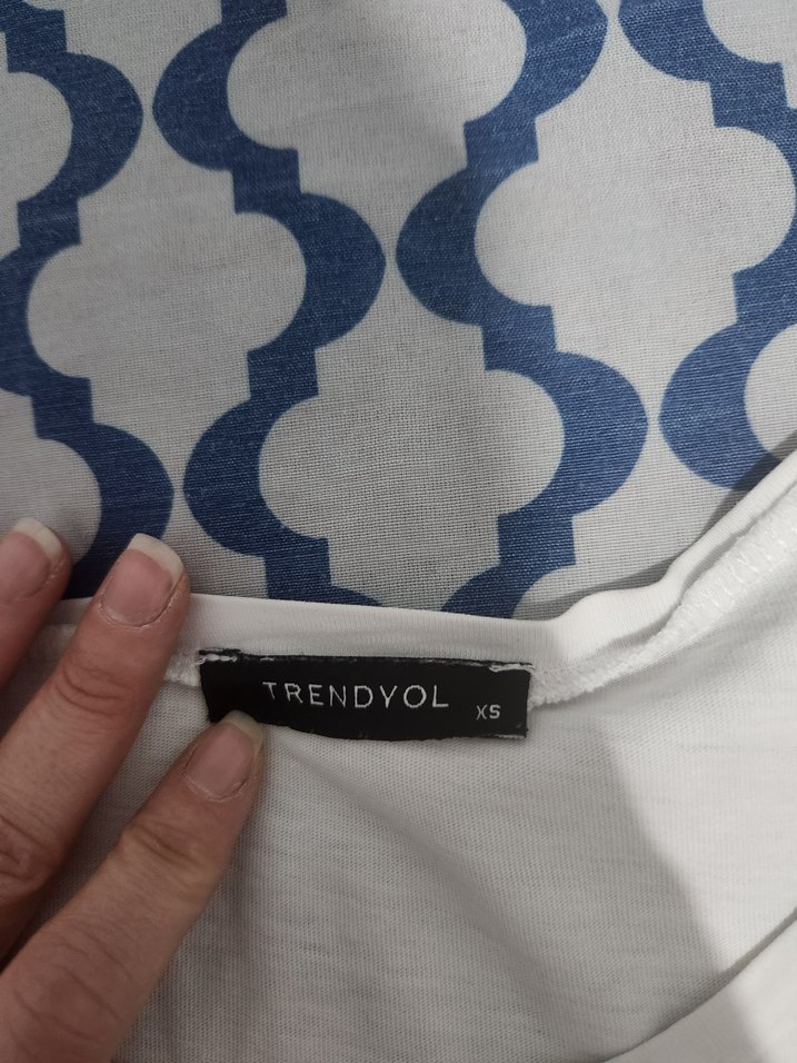 Beyaz Baskılı Kadın Tişört - Görsel 2