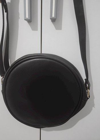 Siyah Deri Yuvarlak Kadın Çanta - Görsel 4