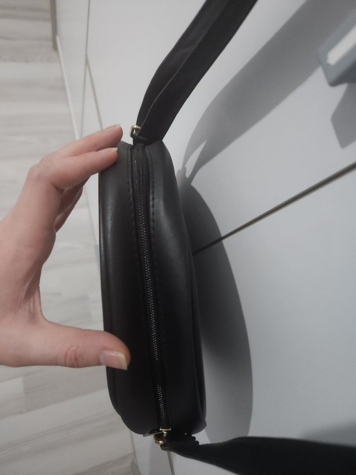 Siyah Deri Yuvarlak Kadın Çanta - Görsel 5