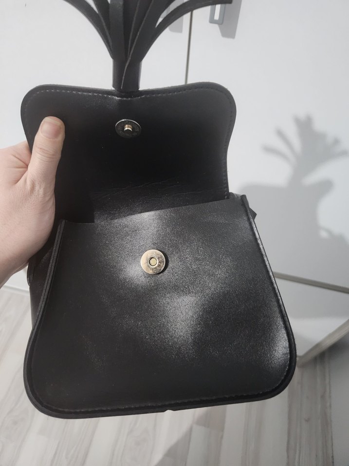 Siyah Deri Püsküllü Kadın Çanta - Görsel 2