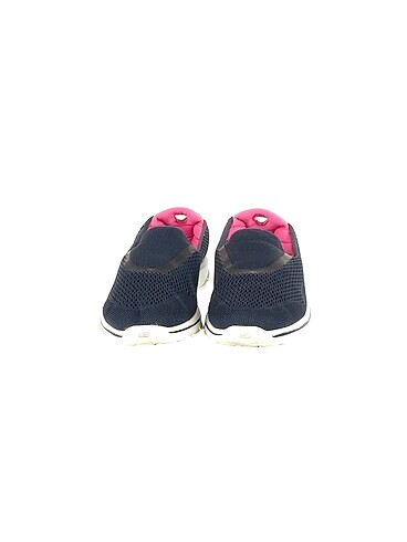 38 Beden Skechers Spor Ayakkabı %70 İndirimli.