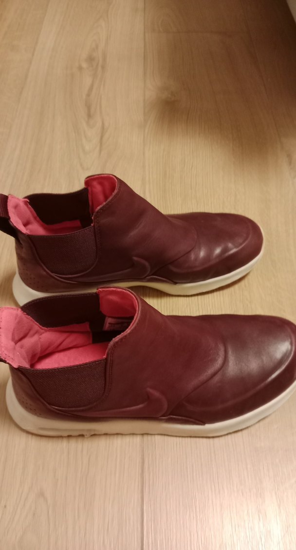 mürdüm rengi kadın Nike botu - Görsel 4