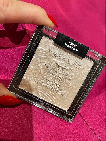  Beden Wet n wild pembe aydınlatıcı pudra blossom glow e319b