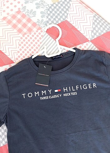 TOMMY HILFIGER TİŞÖRT