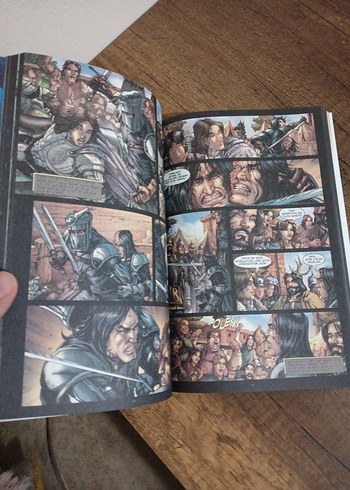 Beden George R. R. Martin - Taht Oyunları Grafik Roman (Sıfır)