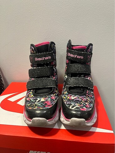 Tertemiz Skechers kız çocuk bot.