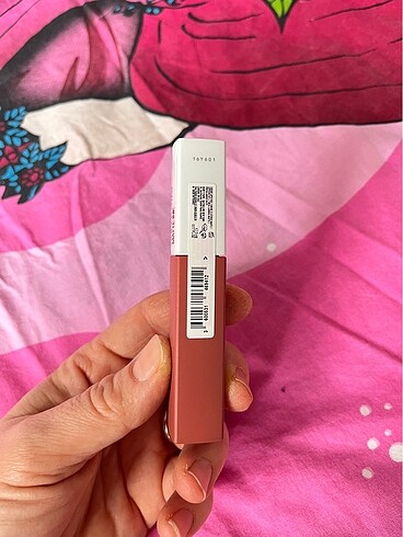 Etiketli maybelline ruj