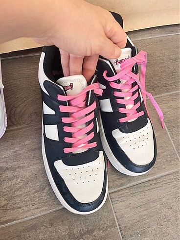 BERSHKA Kuromi spor