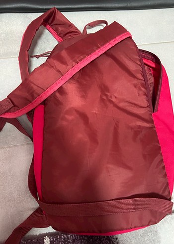 Kırmızı Fermuarlı Kadın Sırt Çantası - Görsel 2