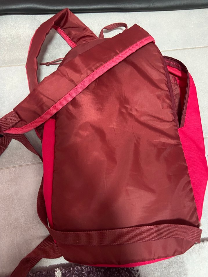 Kırmızı Fermuarlı Kadın Sırt Çantası - Görsel 2