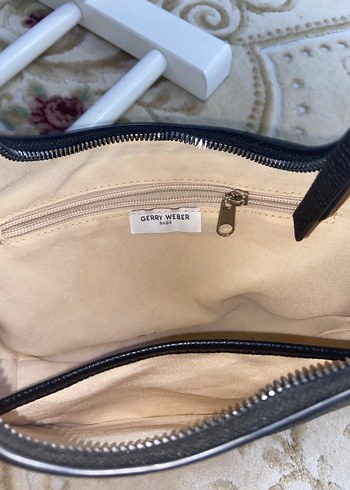 Gerry Weber Siyah Deri Kadın Omuz Çantası
