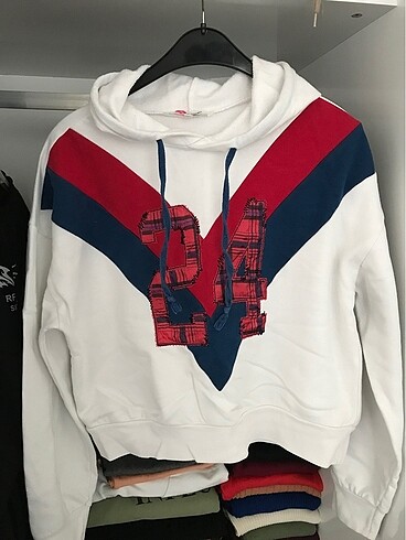 Beyaz sweatshirt