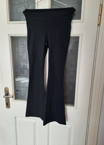 Kadın Siyah Piliseli İspanyol Paça Pantolon