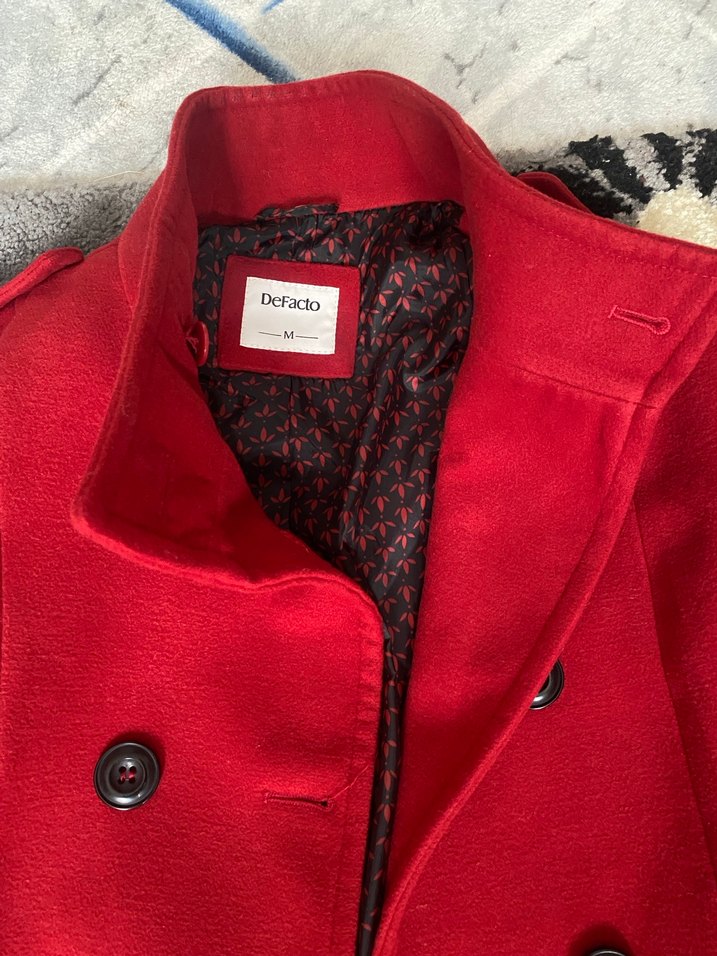 Kırmızı çift düğmeli kaban - Görsel 2