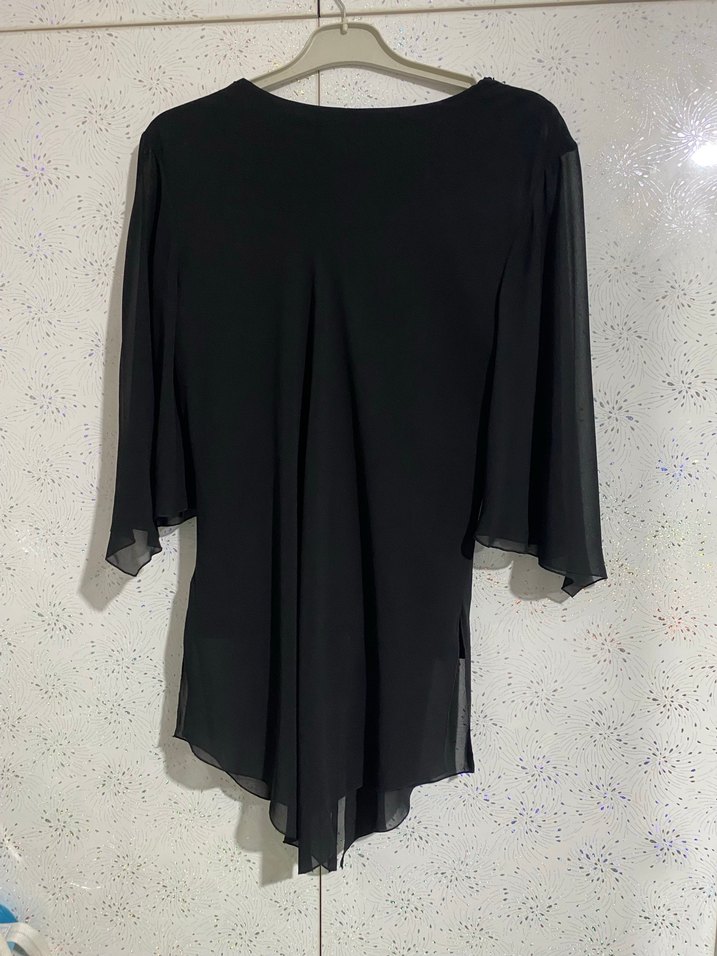 Uzun Siyah V Yaka Kadın Bluz - Görsel 2