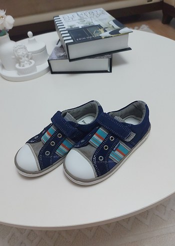 Bebek Renkli Bağcıksız Ayakkabı