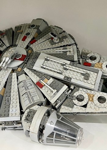 Millennium Falcon Stand
