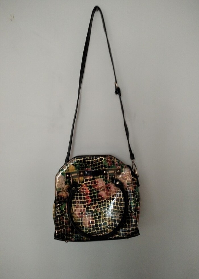 Hiç kullanılmadi Parlak kendinden desenli çiçekli canta - Görsel 3