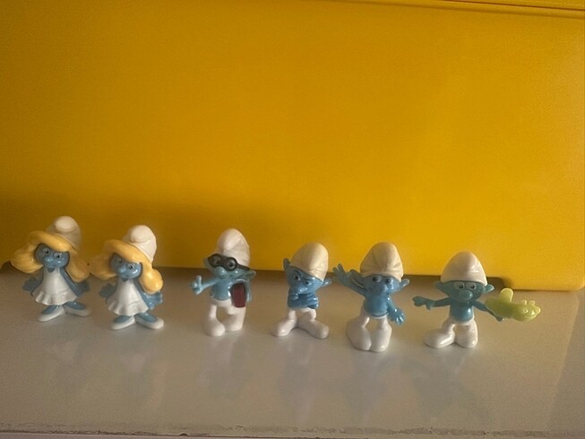 Kinder surprise şirinler