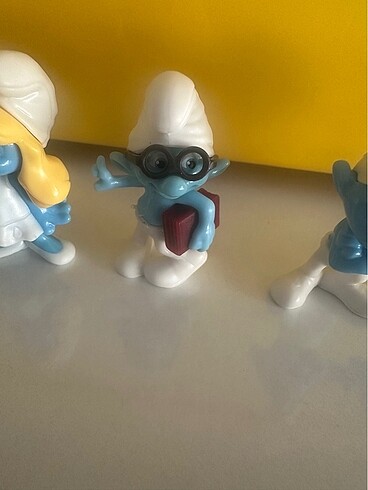  Beden Kinder surprise şirinler