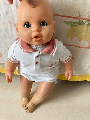 Oyuncak bebek