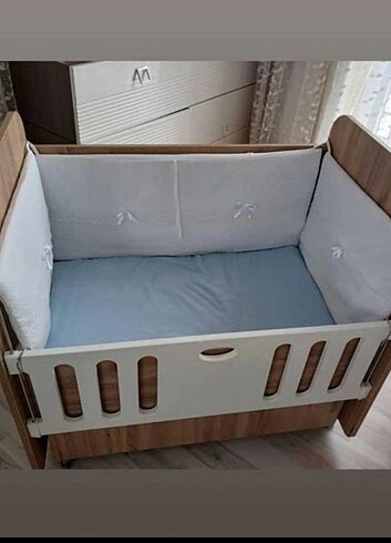 Diğer Anne yani sallanır bebek besigi