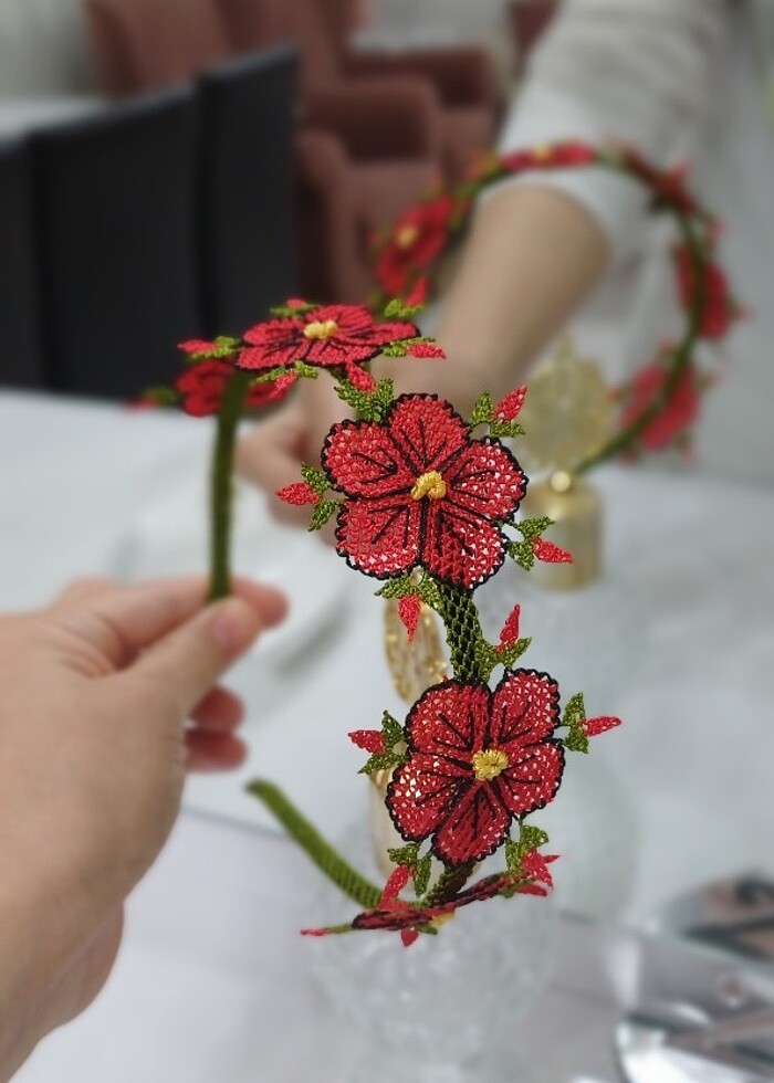 İğne oyası çiçekli saç tokası-taç - Görsel 3