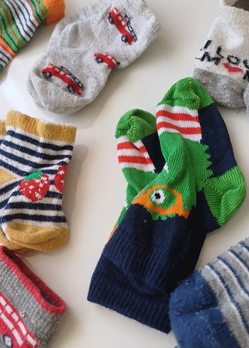 15 tane Renkli Desenli Erkek Çocuk Çorapları - Görsel 3