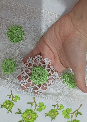 Nakışlı Beyaz Havlu - Görsel 2