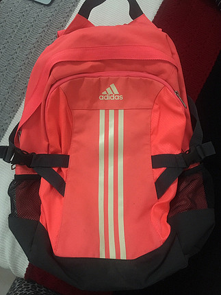 Adidas sirt cantasi