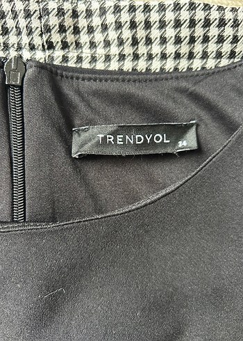 Trendyol & Milla Siyah Beyaz Midi Kalem Elbise