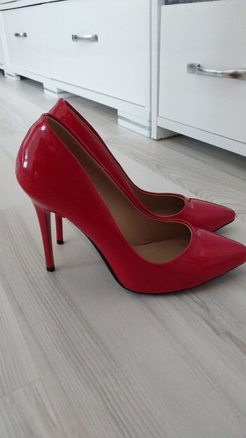 37 Beden Stiletto 