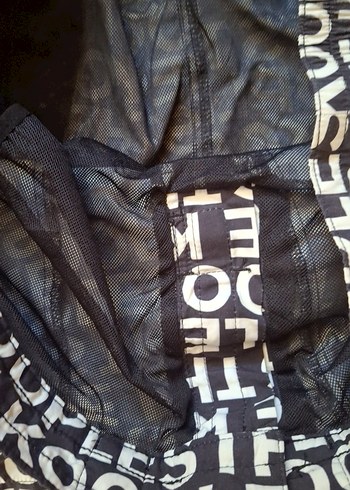 Beyaz Siyah Baskılı Mini Erkek Deniz Şortu - Görsel 5