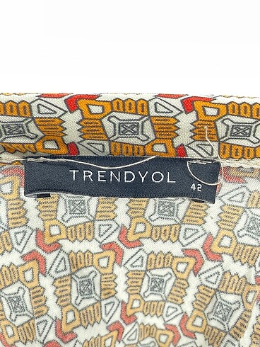 42 Beden çeşitli Renk Trendyol & Milla Gömlek %70 İndirimli.