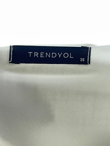 36 Beden beyaz Renk Trendyol & Milla Kısa Elbise %70 İndirimli.