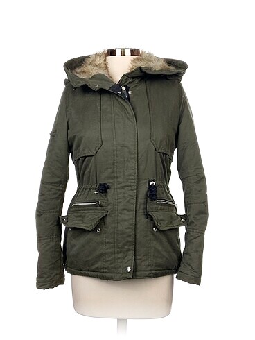 Bershka Mont %70 İndirimli.