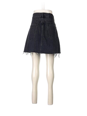 34 Beden Bershka Mini Etek %70 İndirimli.