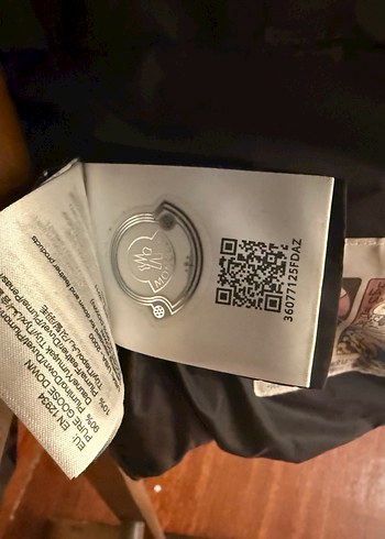 Siyah Fermuarlı Kadın Kışlık Mont - Görsel 4