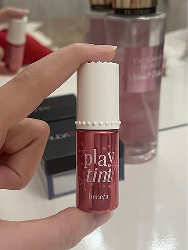 benefit play tint